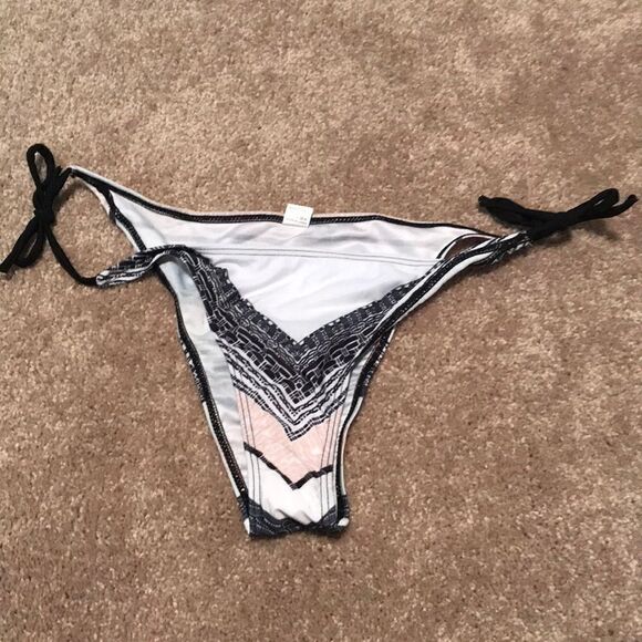 Bathing suit bottom - Picture 1 of 2
